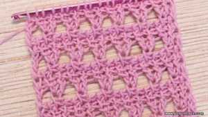 Punto Calado de Crochet Tunecino en V: Un Toque Original y Ligero para tus Tejidos